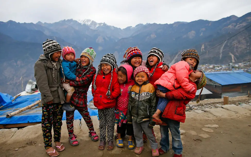 Kinder in Neapel die vom Erdbeben betroffen waren | © UNICEF/UN017153/Shrestha Die Region Gorkha war besonders stark von den Erbeben betroffen.