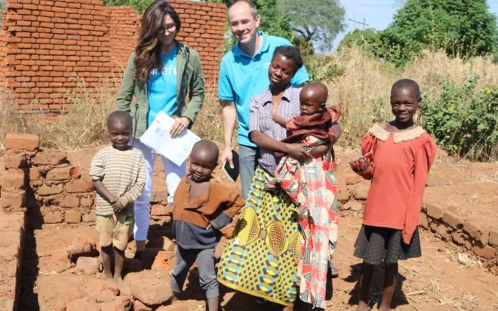 Tessa Page und Christian Schneider im Einsatz. | © UNICEF Vielen Dank für Ihr Vertrauen 2016